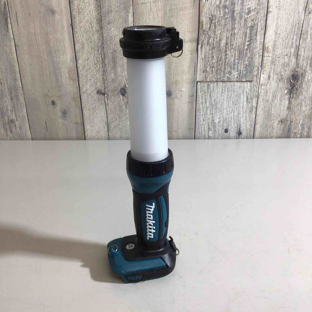 ☆マキタ(makita) コードレスワークライト ML807※フック部破損有り ☆マキタ(makita) コードレスワークライト ML807※フック部破損有り