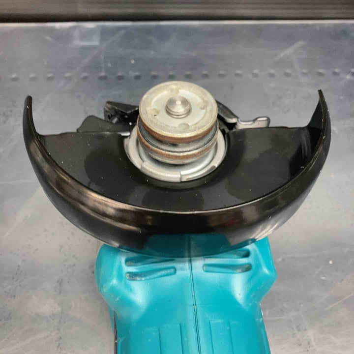 マキタ(makita) 100mmコードレスディスクグラインダ GA404DZN (GA404DN)【川越店】