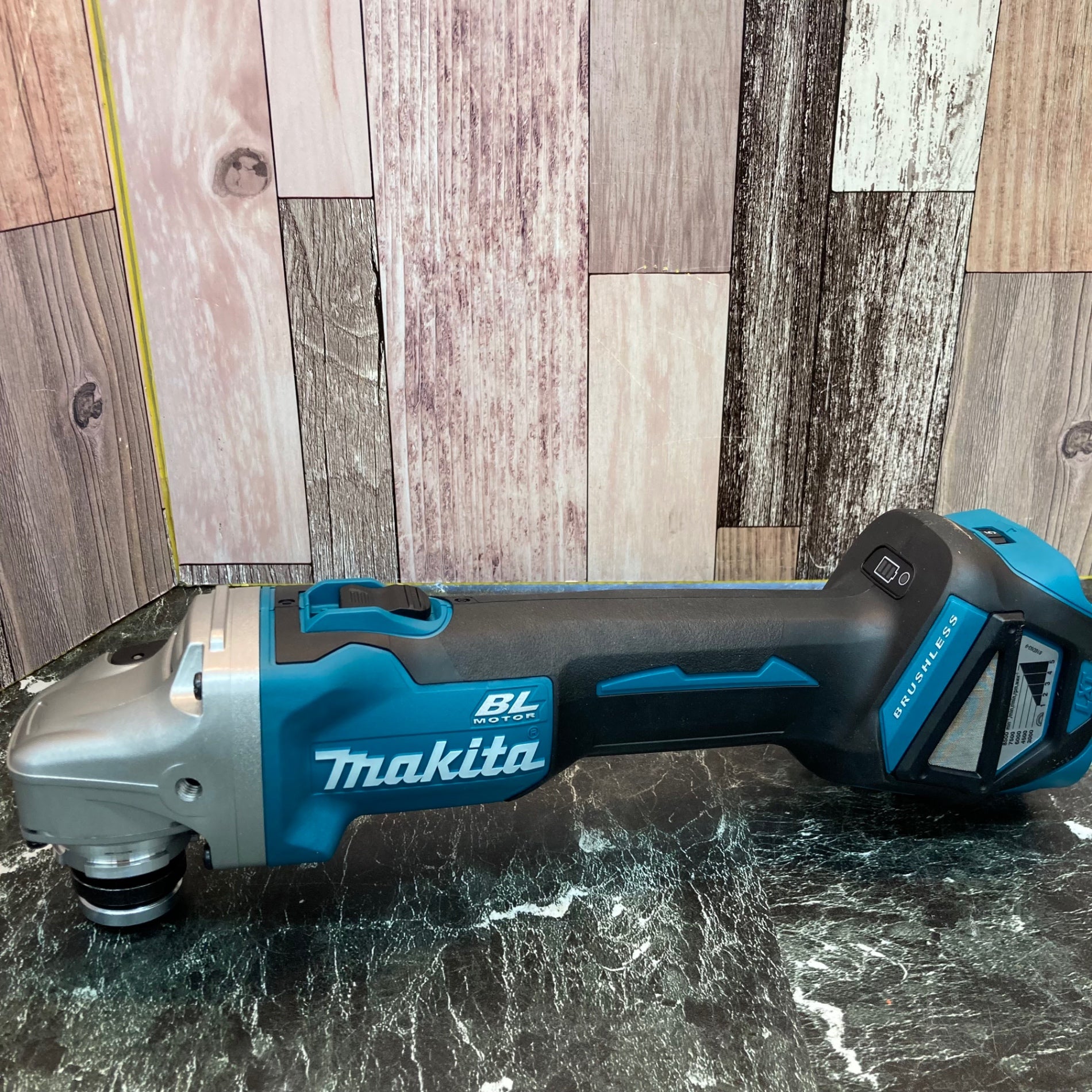 ★マキタ(makita) 100mmコードレスディスクグラインダ GA412DZ【八潮店】