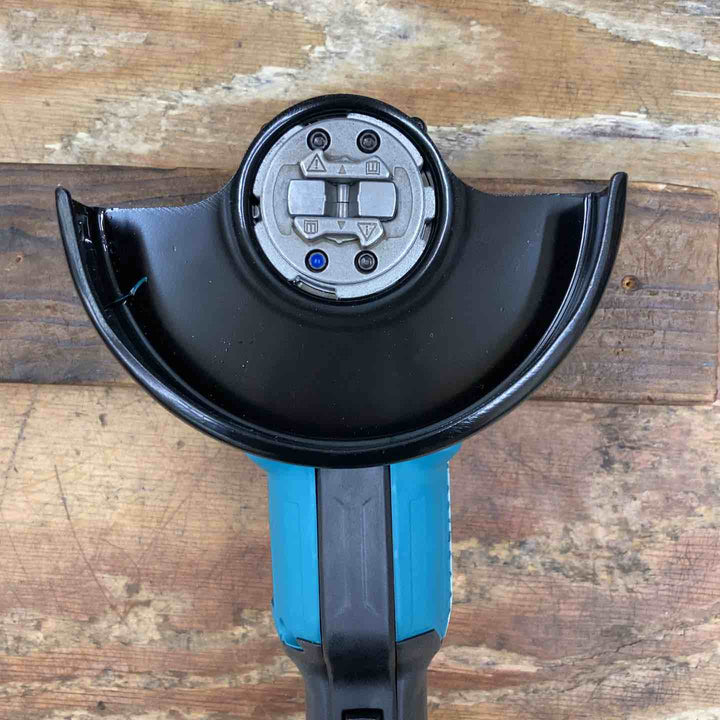 【未使用品】★マキタ(makita) 125mmコードレスディスクグラインダ GA520DZ 18V 125mm X-LOCK 本体のみ【柏店】