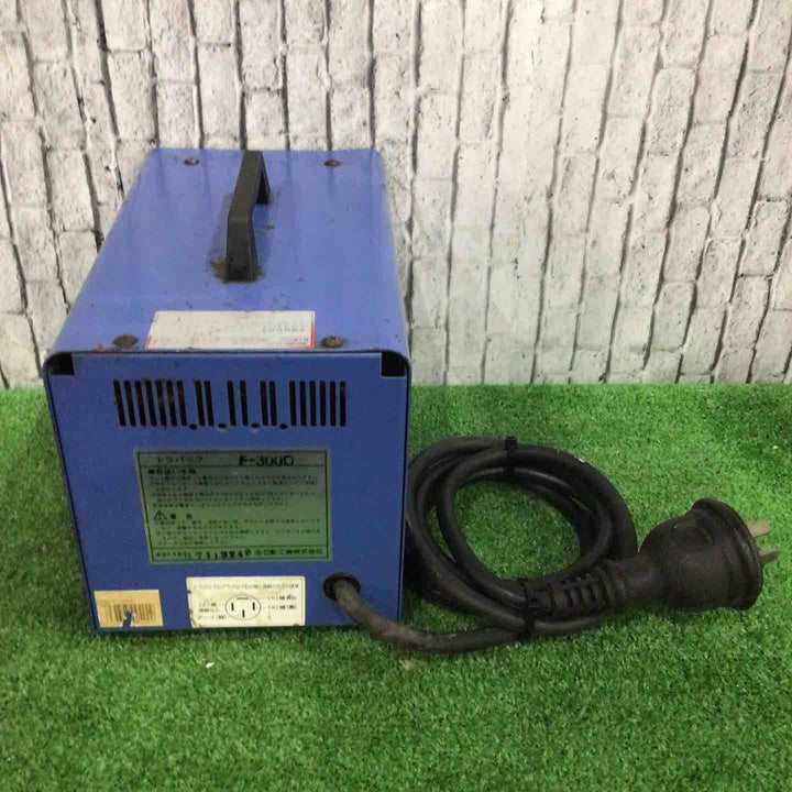 ◇日動工業 降圧専用トランス トラパック F-300D/62-3388-03【川口店】