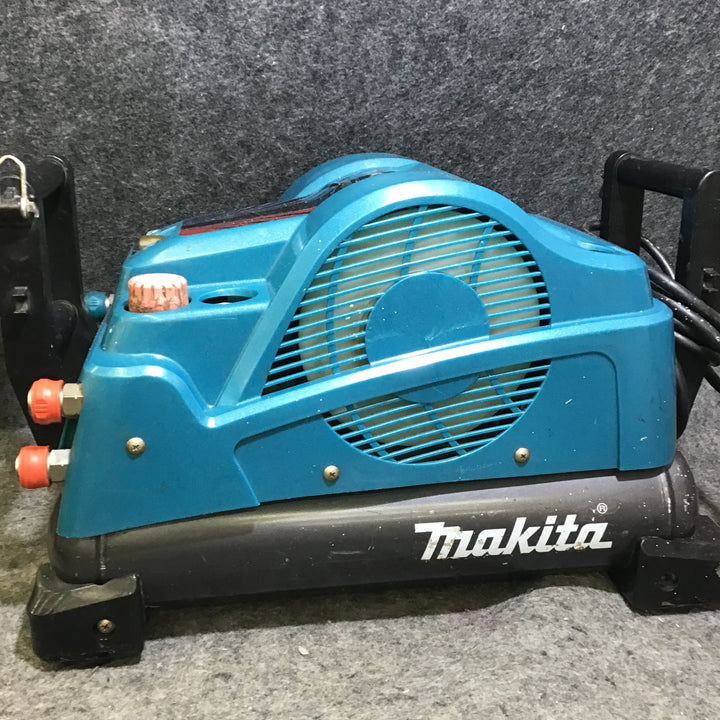 【中古品】マキタ(makita) エアコンプレッサー AC400XL ※タンク内圧力計不作動※【桶川店】