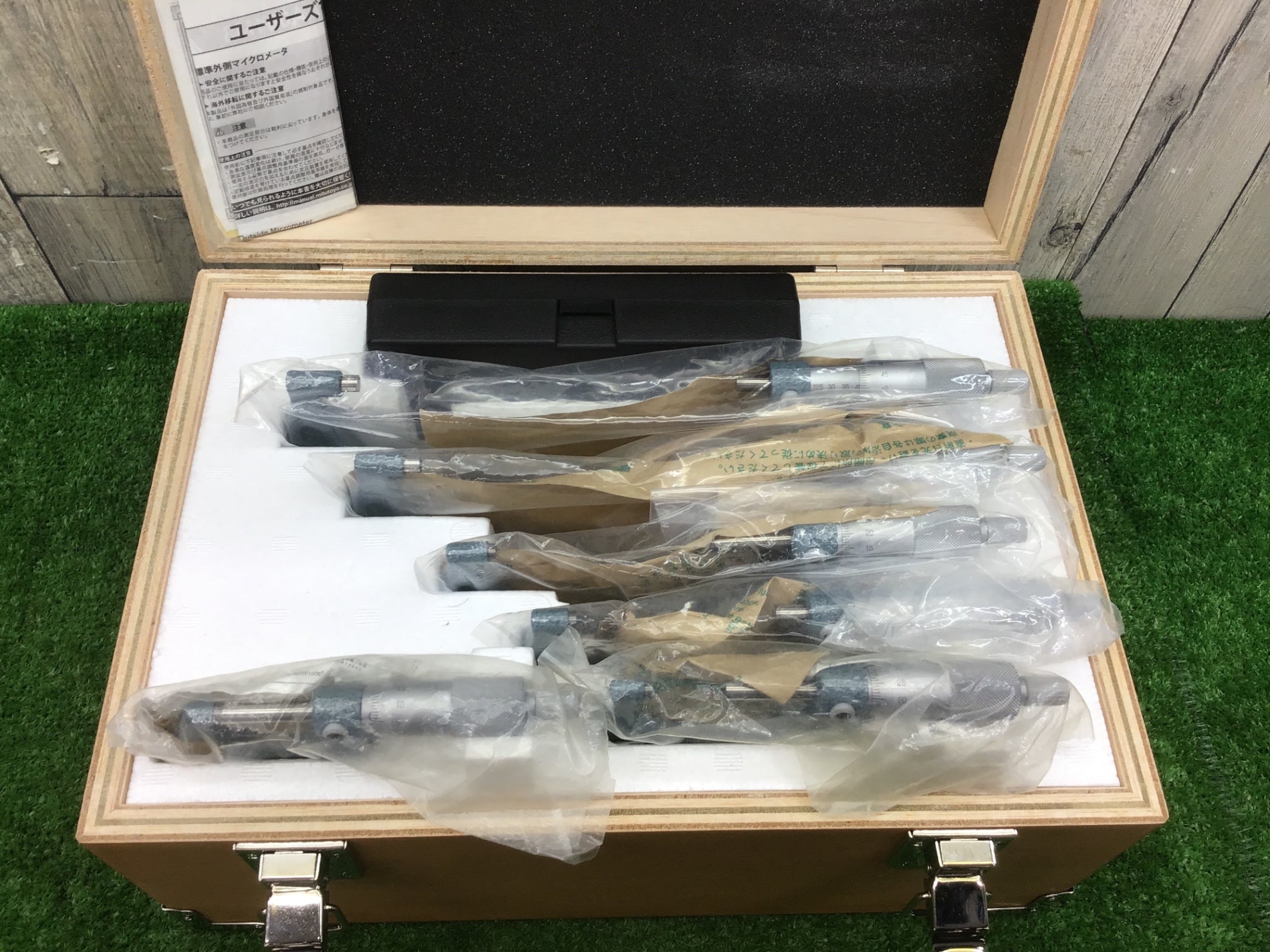 ◇アネスト岩田(iwata) エアーブラシ用エアコンプレッサー IS-800