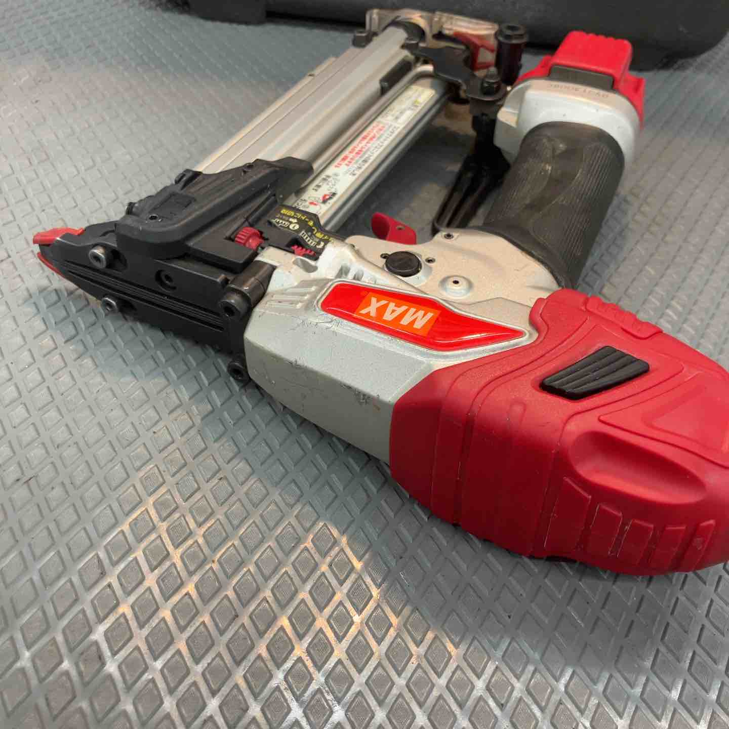 中古品】マックス(MAX) 常圧フィニッシュネイラ TA-255SF1(D)【所沢店
