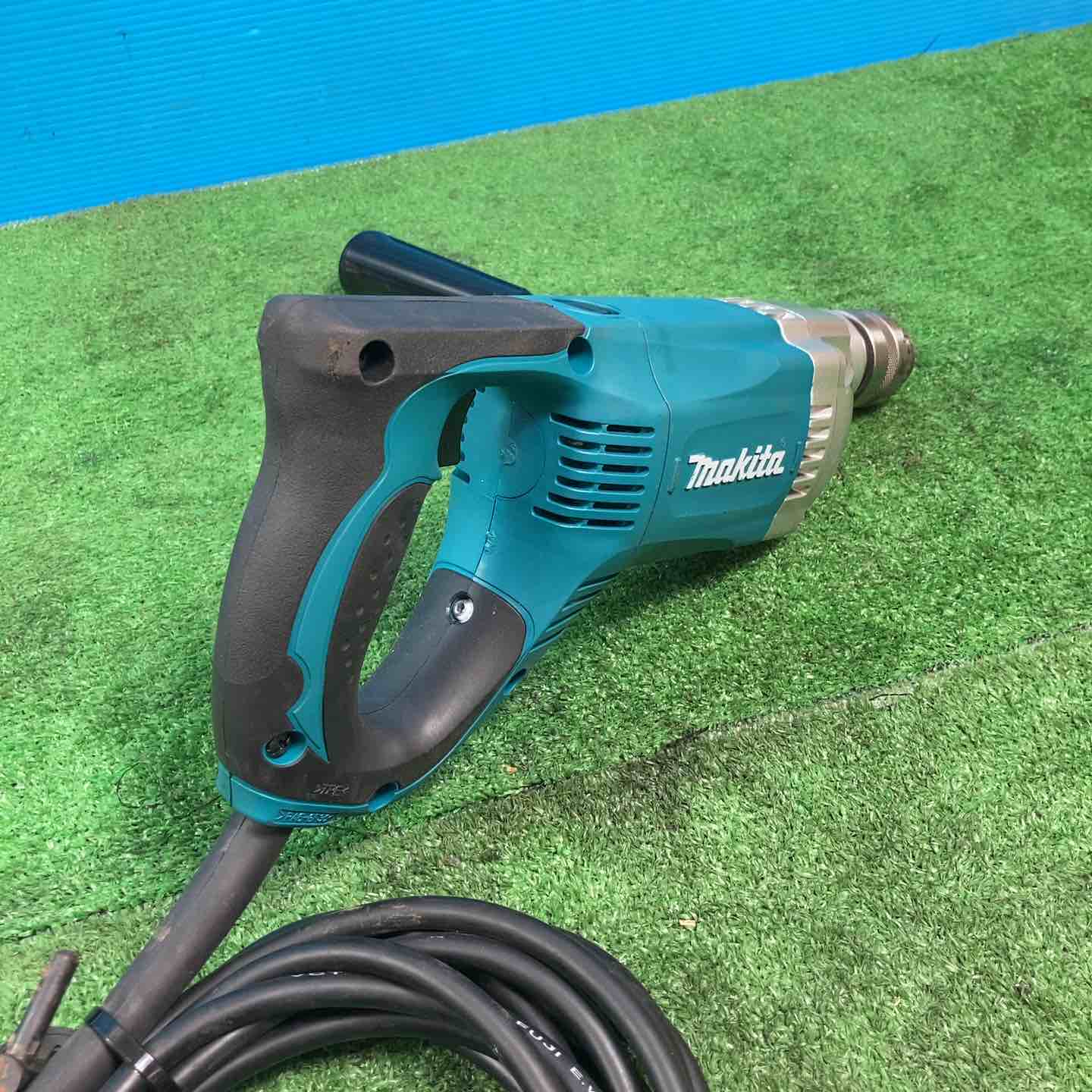 マキタ 6305A 13mm電気ドリル【野田愛宕店】【店頭取引限定】【中古】管理番号：IT2UD2WAMG9Y makita/マキタ 13mm電気ドリル 6305A－中古機械工具・電動工具の