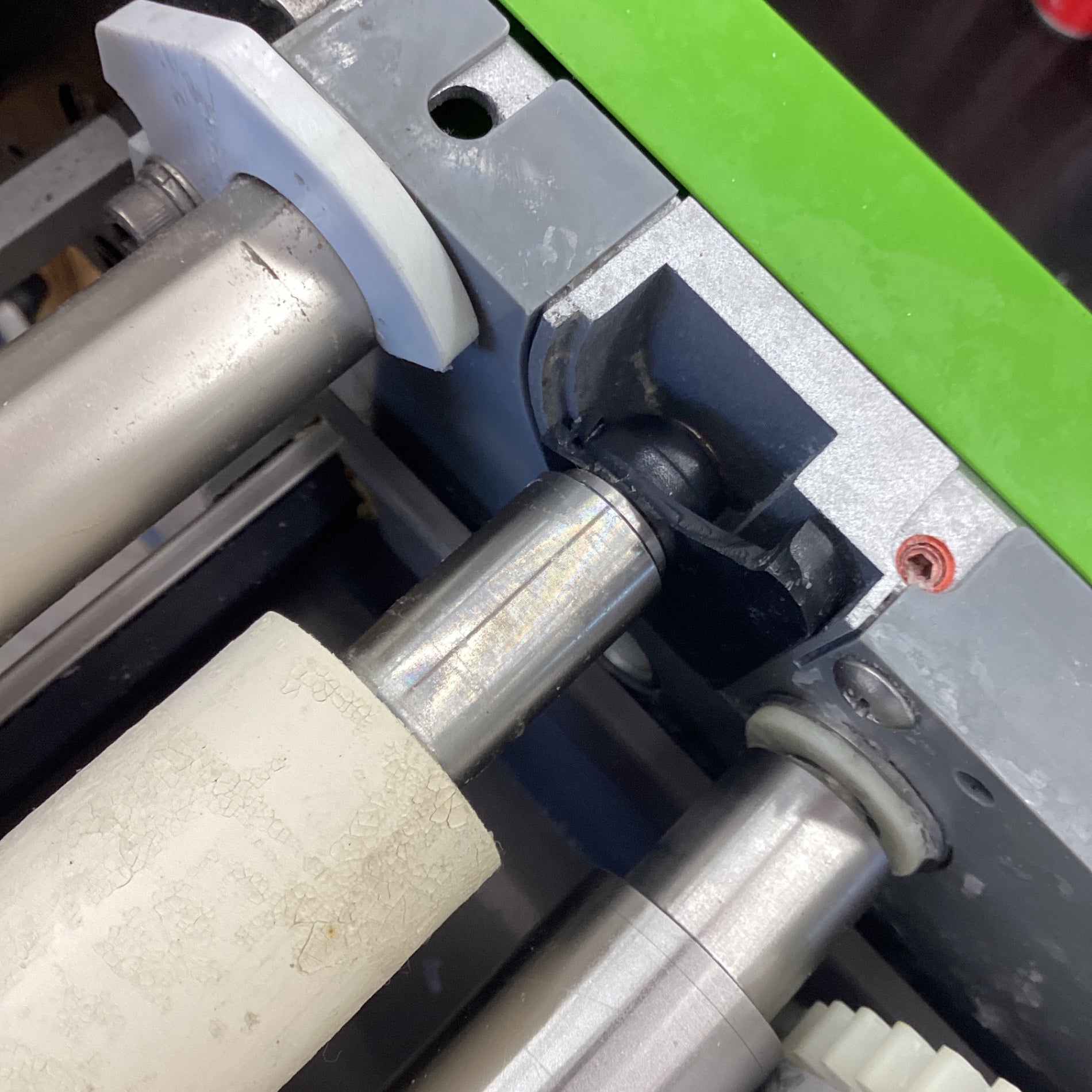 極東産機 prime-revo UP 自動壁紙糊付機【市川行徳店】【店頭取引限定】【中古】管理番号：ITQ1ZR99ADTW 自動壁紙糊付機 Prime Revo UP（プライムレボアップ）11-1387 KLASS