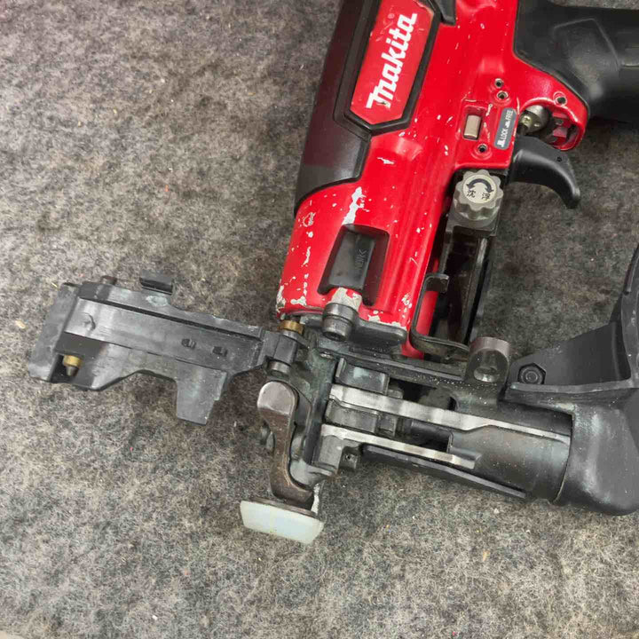 ★マキタ(makita) 高圧エアネジ打ち機 AR320HR【鴻巣店】