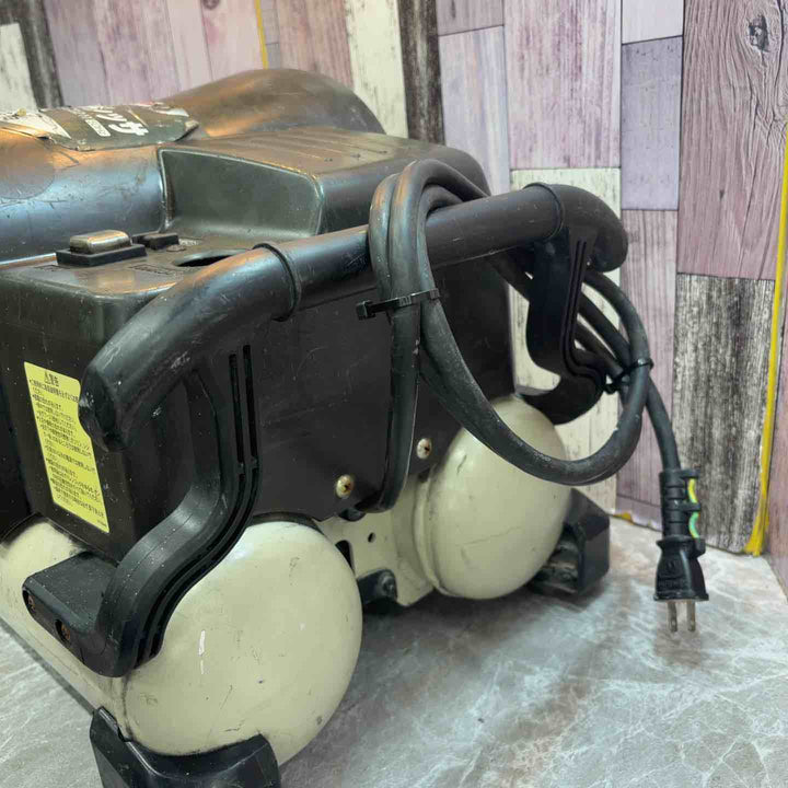 ◇マキタ(makita) 常圧専用エアコンプレッサー AC2211 50Hz【八潮店】