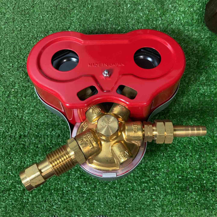 【保管品】千代田精機　アセチレン用圧力調整器　(乾式安全器なし)2個まとめ【岩槻店】