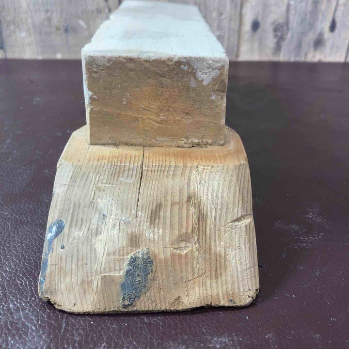 【中古品】天然砥石 産地不明 重量：台座含め1.9Kg 総本山？ 沼田？ 【東大和店】