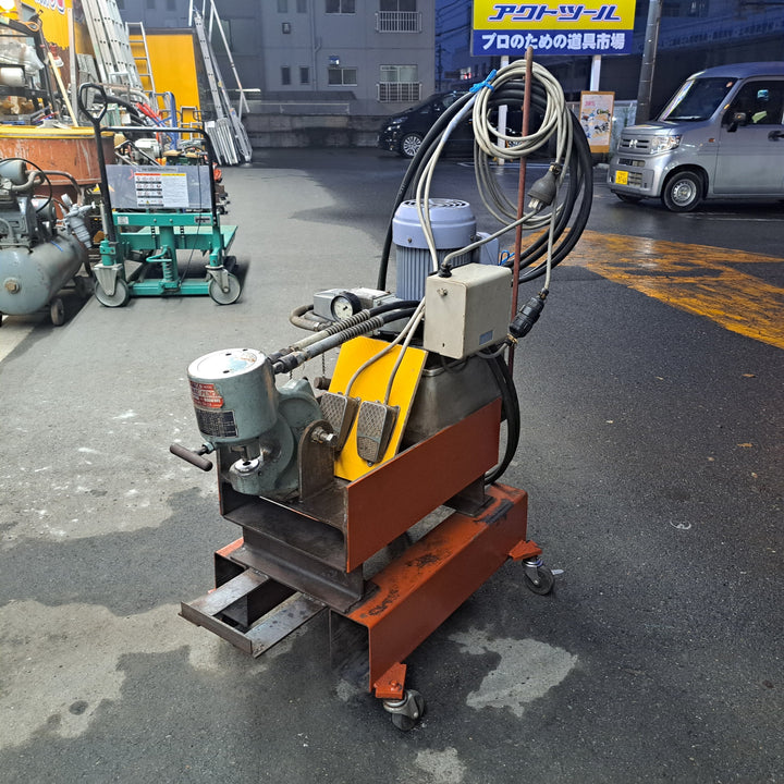 【中古・店頭受取り限定】 IKD 池田製作所 油圧パンチャー 油圧ユニット セット HP40 板厚18mm 油圧ポンプ 型式不明 油滲み有り ポンチダイスセット複数付属 【桶川店】