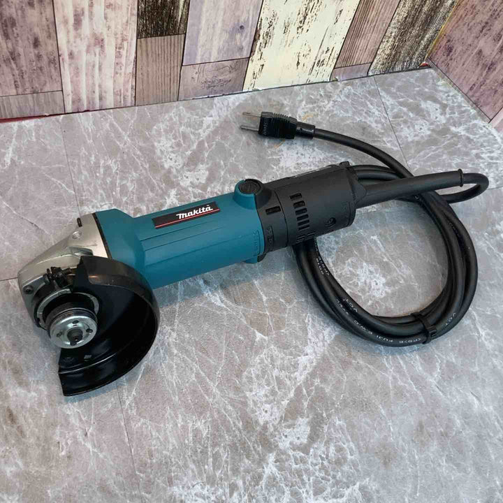 ☆マキタ(makita) 100mmディスクグラインダ 9533B【八潮店】