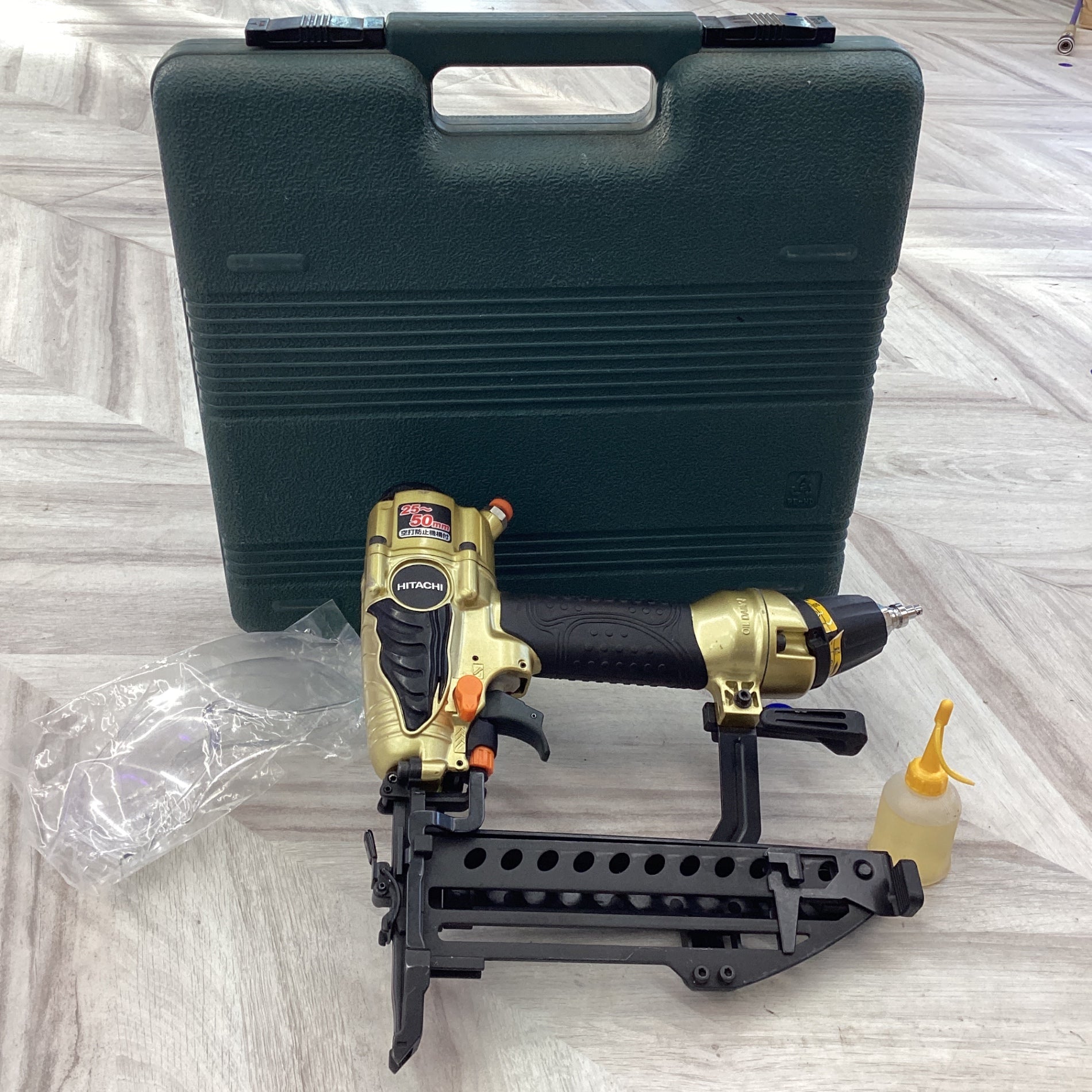 ☆ハイコーキ(HIKOKI ※旧:日立工機) 高圧フロアタッカ N5004HMF【越谷