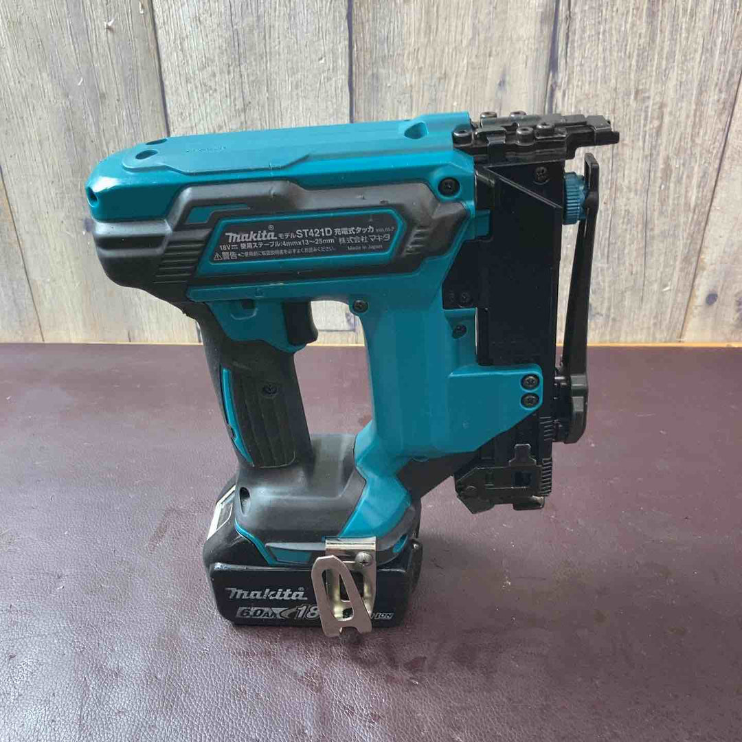 【中古品】 マキタ(makita) コードレスタッカー ST421DZ おまけバッテリー付き 【東大和店】