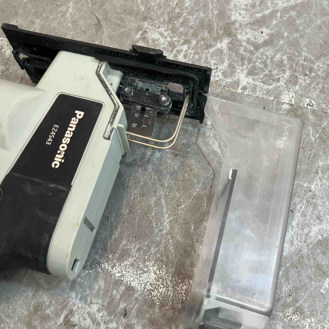 ◇パナソニック(Panasonic) コードレス角穴カッター本体のみ EZ4543X-B【八潮店】