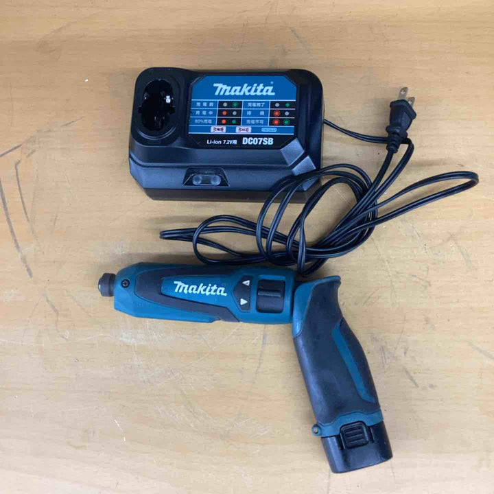 ☆マキタ(makita) コードレスペンインパクトドライバ TD021DSHSP【越谷店】