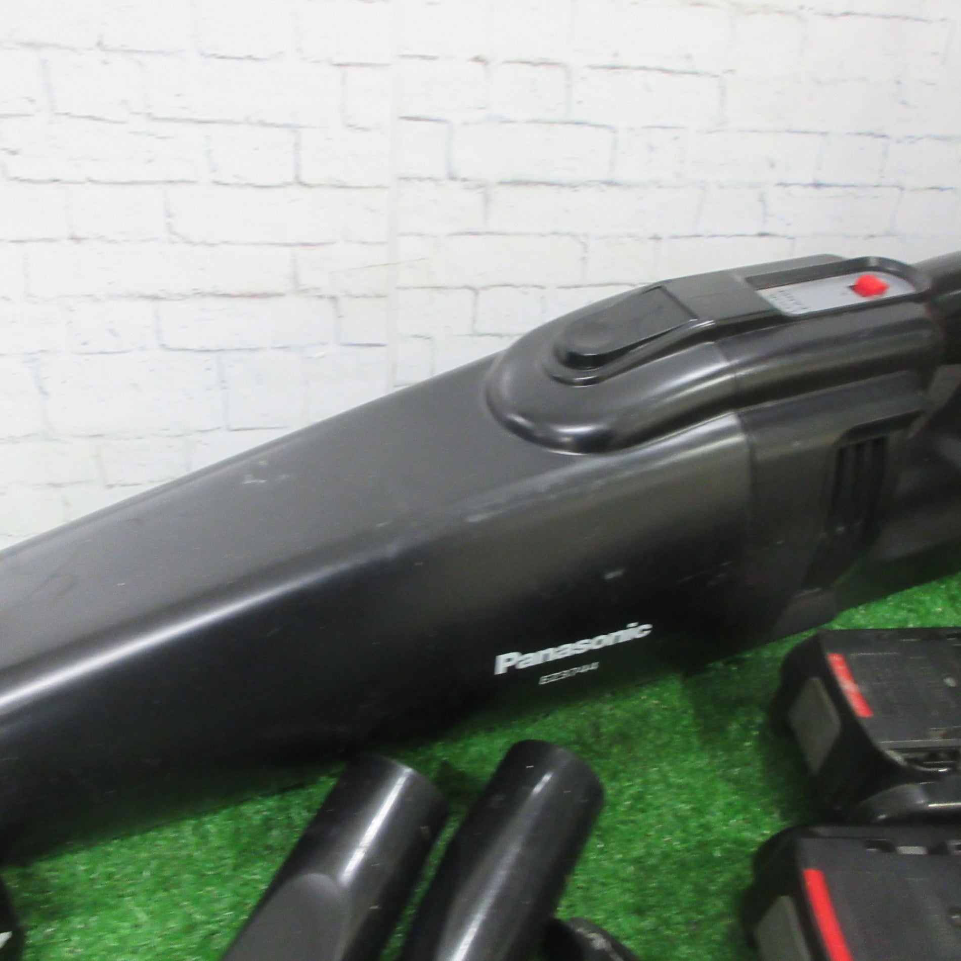 〇Panasonic(パナソニック) 工事用充電フロアクリーナー EZ3744【町田