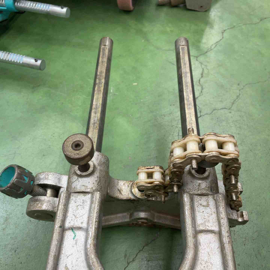 松阪鉄工所 MCC ソケットベンドチーズクランプ 200A ESEI-20N？ 【桶川店】
