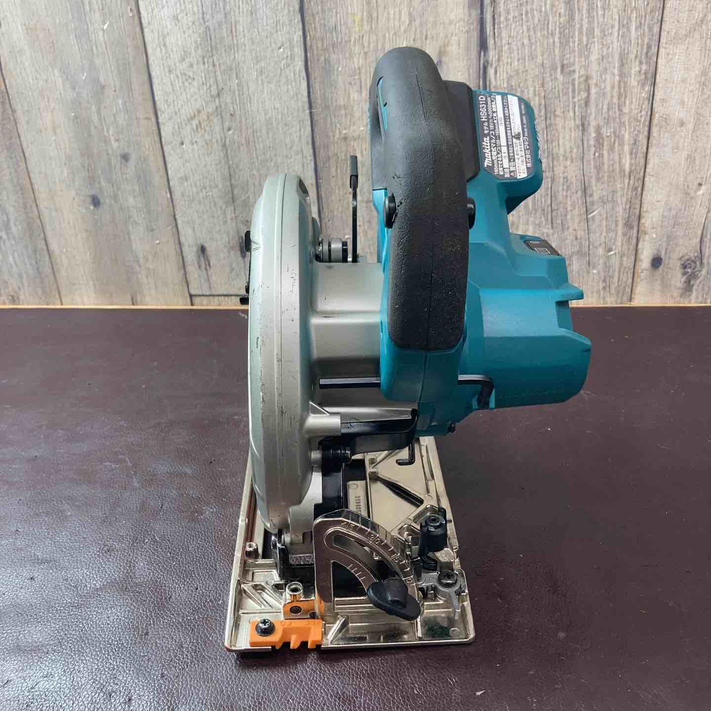 中古品】マキタ(makita) コードレス丸のこ HS631DZ バッテリー付属 18V