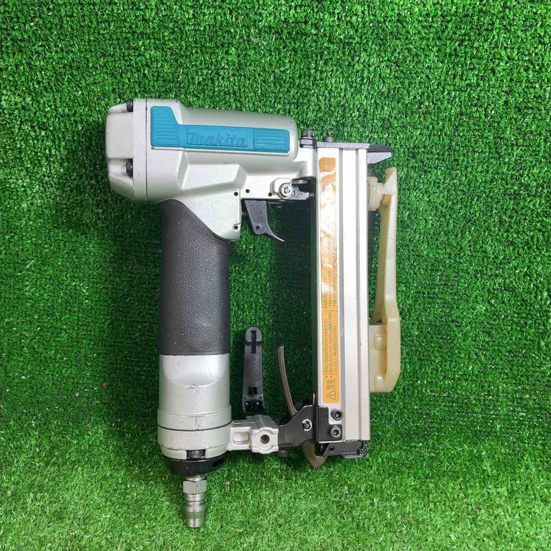 マキタ(makita) 常圧エアタッカ  AT425A【藤沢店】