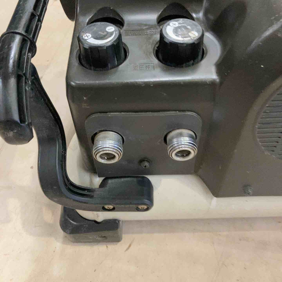 ◇マキタ(makita) 常圧専用エアコンプレッサー AC2211 50Hz【町田店】