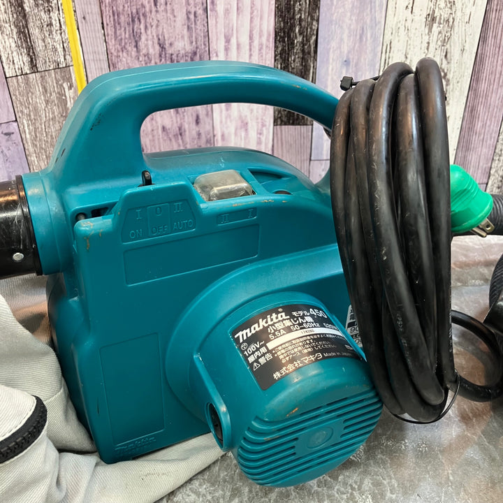 ★マキタ(makita) 小型集じん機 乾式 450(P) 集じん袋、ホース付き【八潮店】