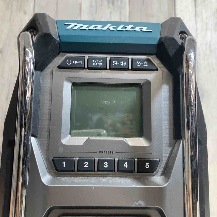 ◇マキタ(makita) 10.8-40Vコードレスラジオ MR001GZ ACアダプタ付き(アダプタ汚れ大)【戸田店】