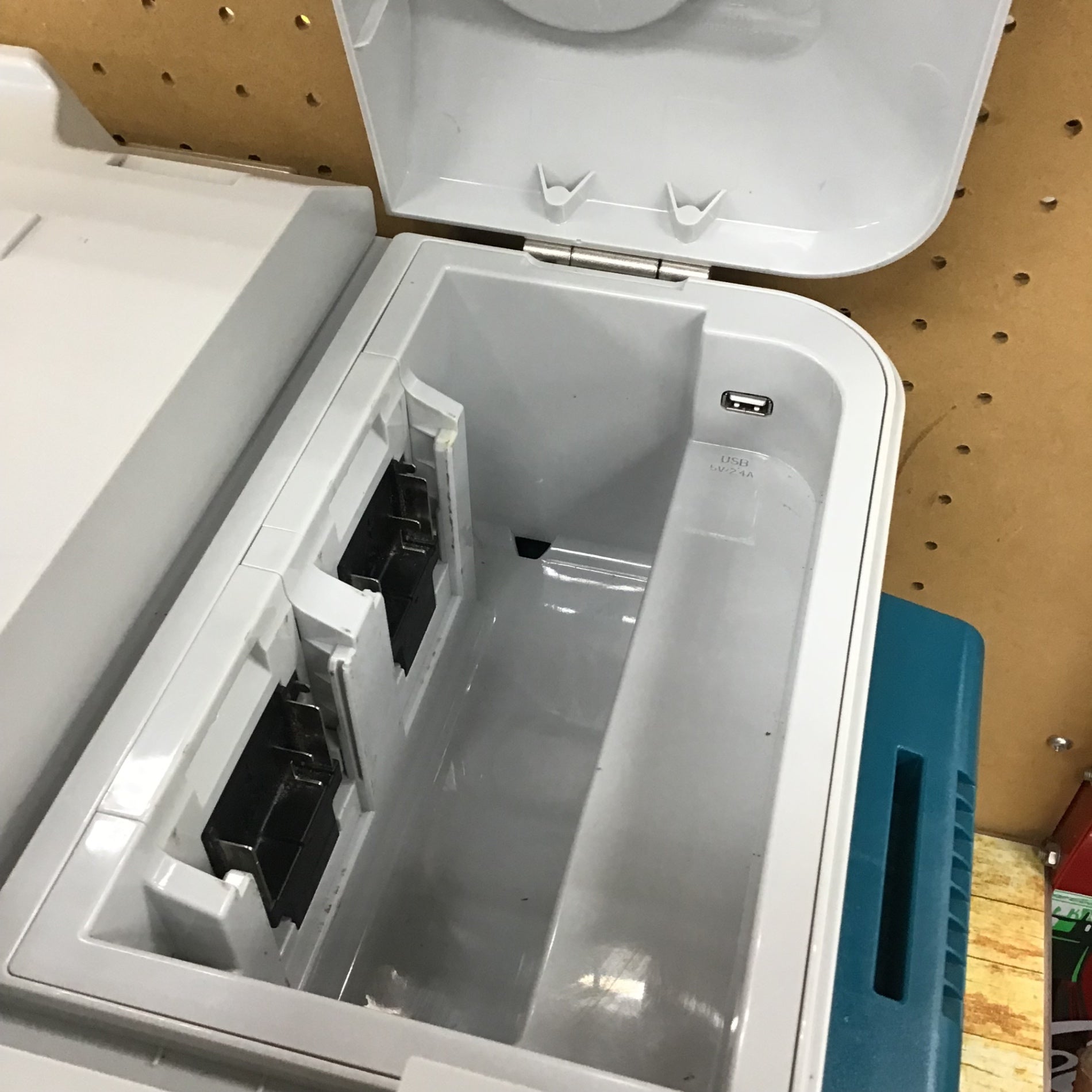 マキタ(makita) コードレス冷温庫 CW180DZ【川崎店】 – アクトツール