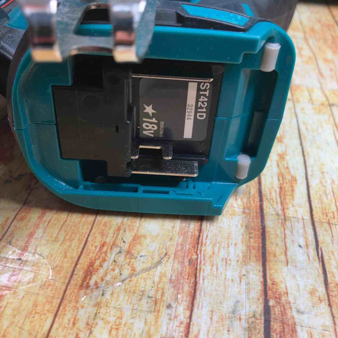 ★マキタ(makita) コードレスタッカー ST421DZK【川崎店】