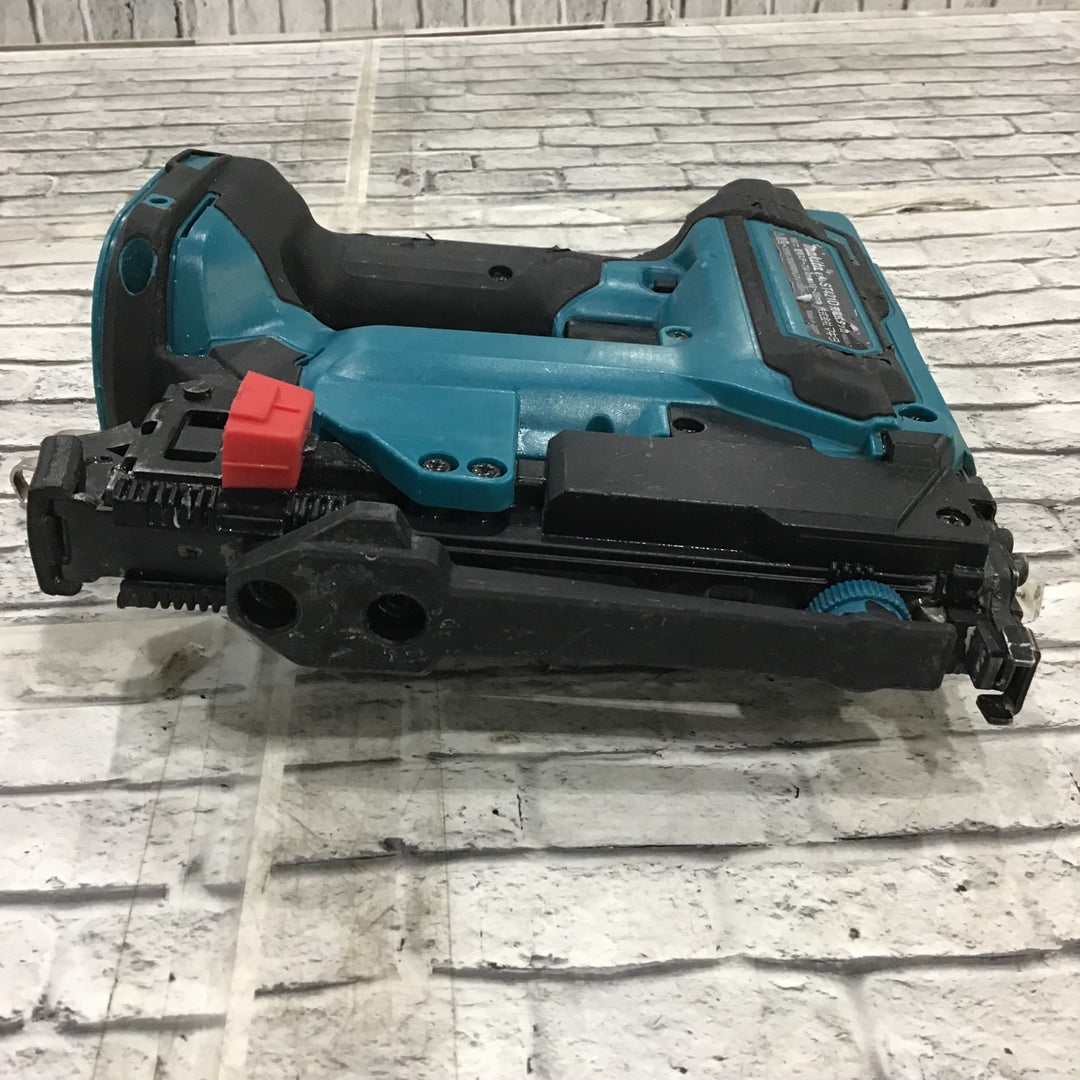 ★マキタ(makita) コードレスタッカー ST421DZK【川口店】