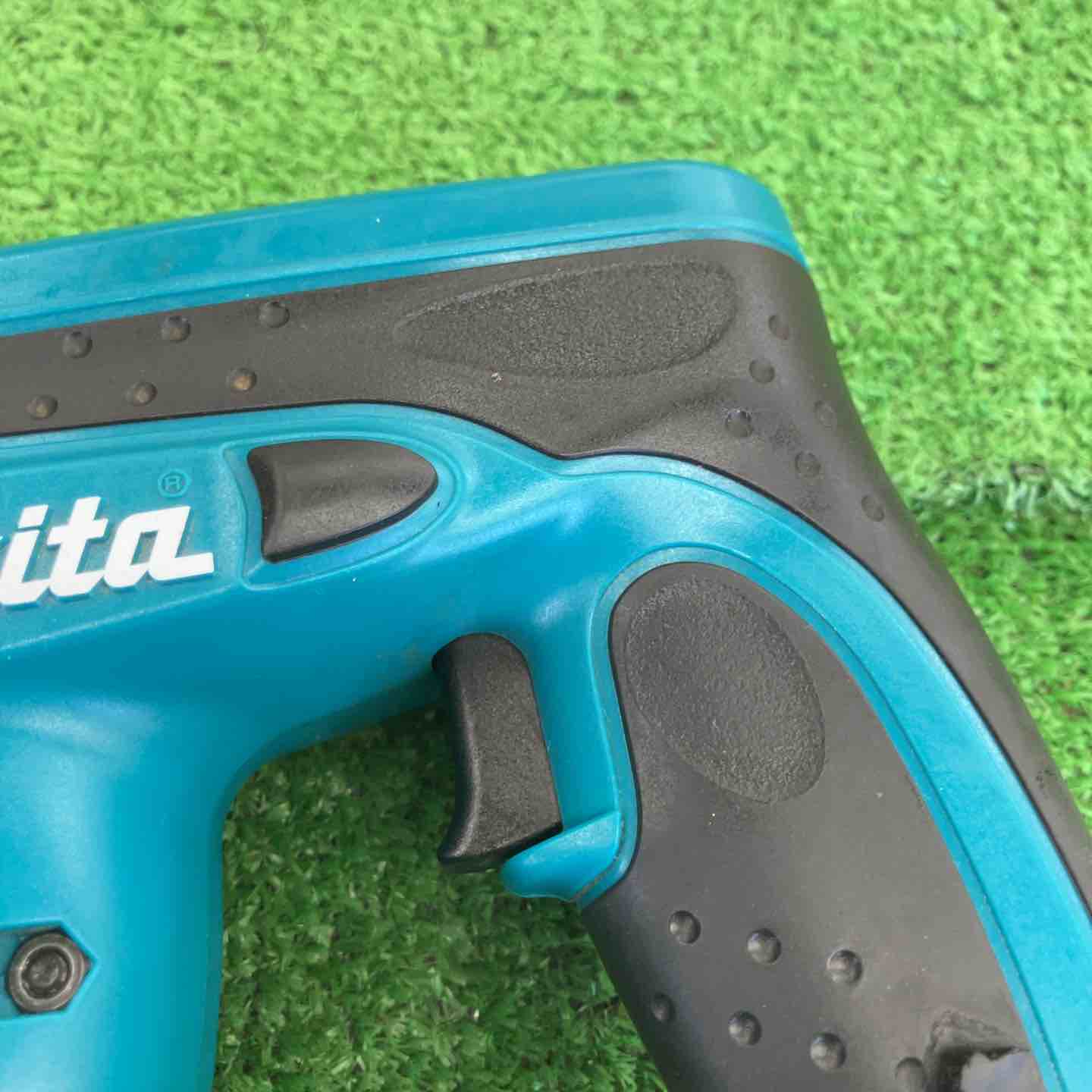 中古品】 マキタ/makita コードレスタッカ・ST420DZK 【桶川店