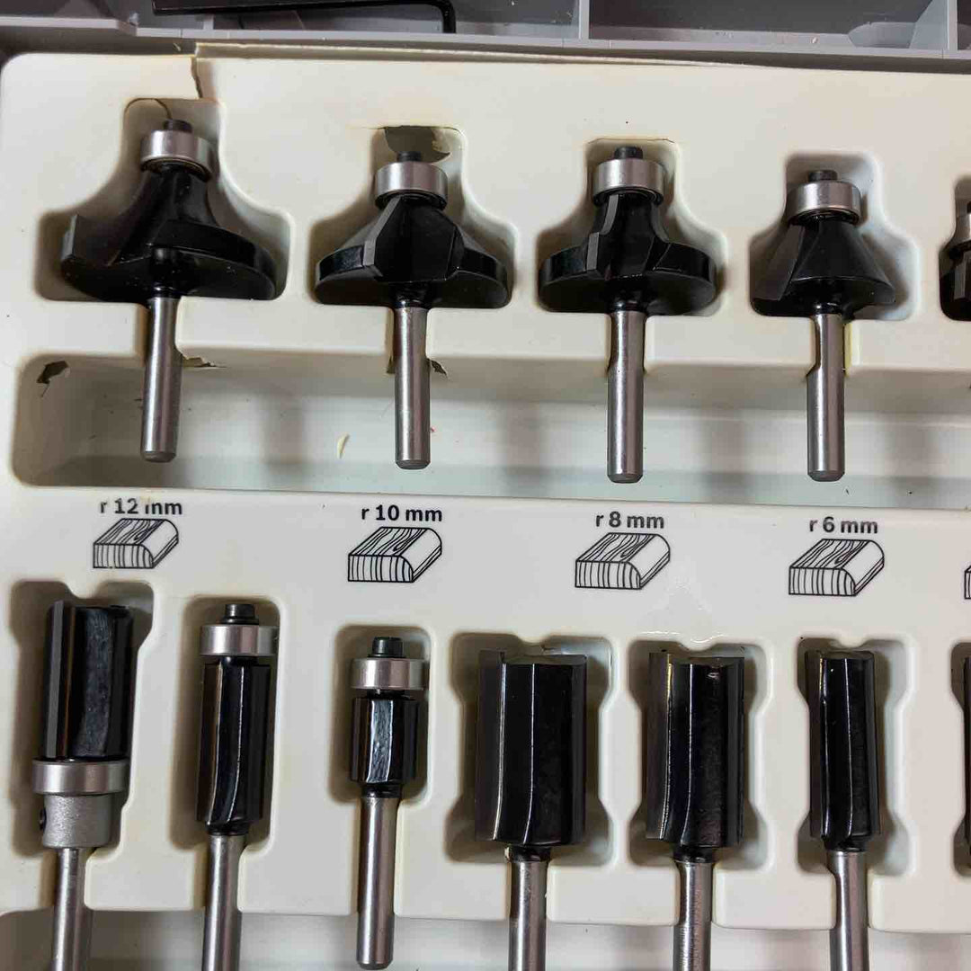 【中古品】ボッシュ(BOSCH) ルーター・トリマービットセット(30種・30本入)【東大和店】