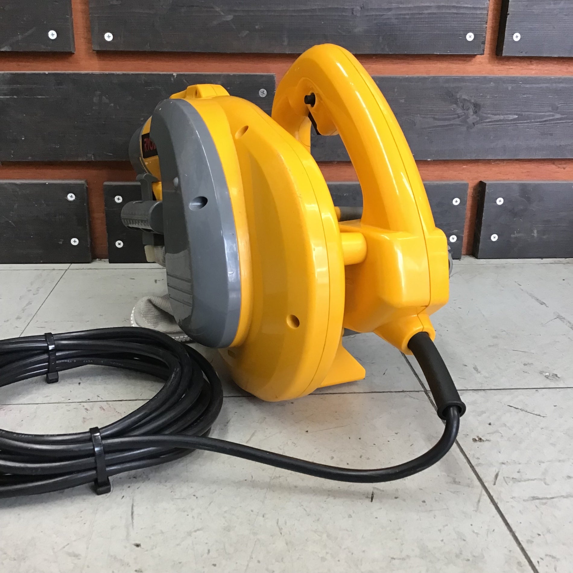 中古品】 リョービ/RYOBI ポータブルブロワバキューム PSV-600 682800A