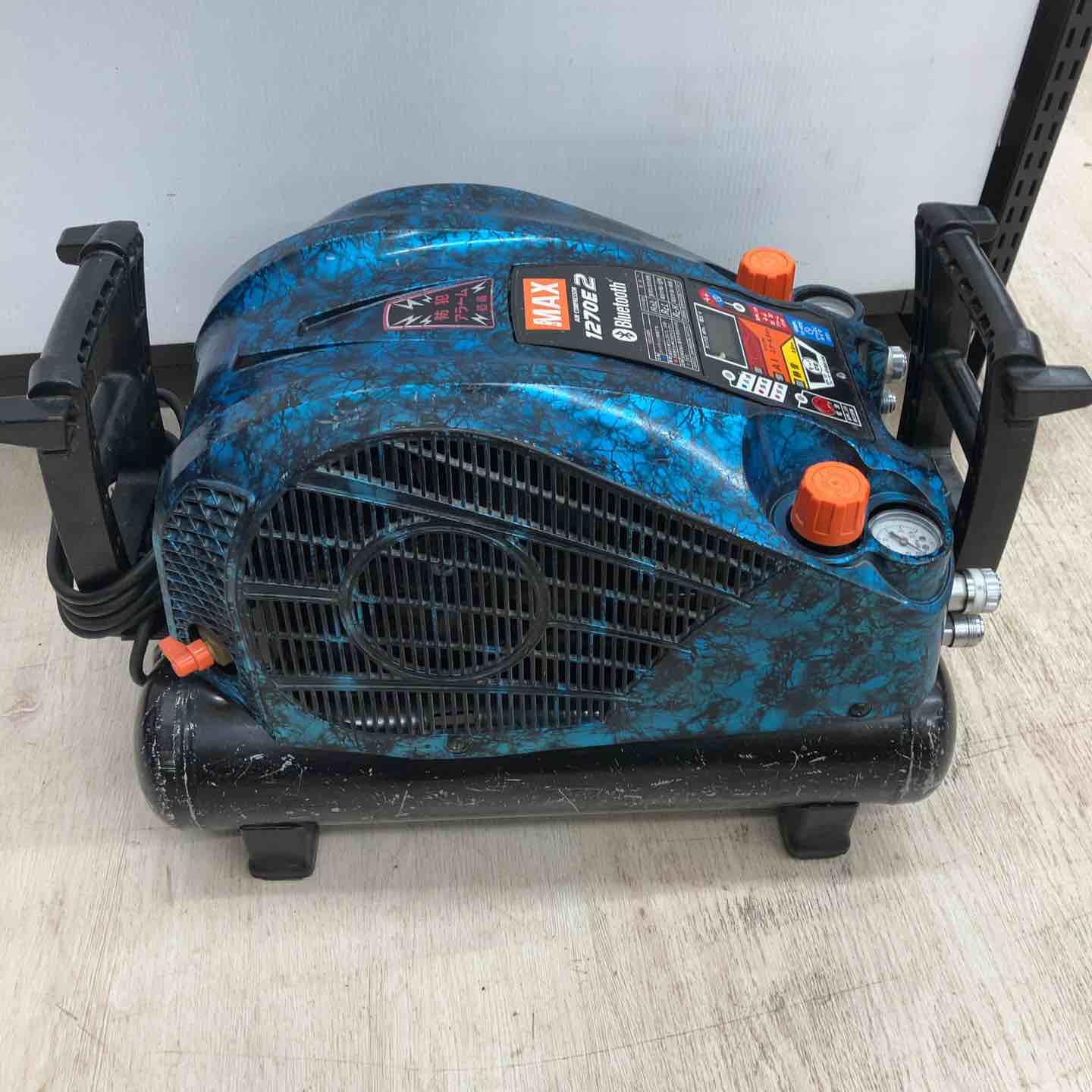MAX　AK-HL1270E2　高圧コンプレッサー　青　中古品　吐出量83ℓ　【ハンズクラフト宜野湾店】 MAX AK-HL1270E2 アラゴンオレンジ エアコンプレッサー【限定色