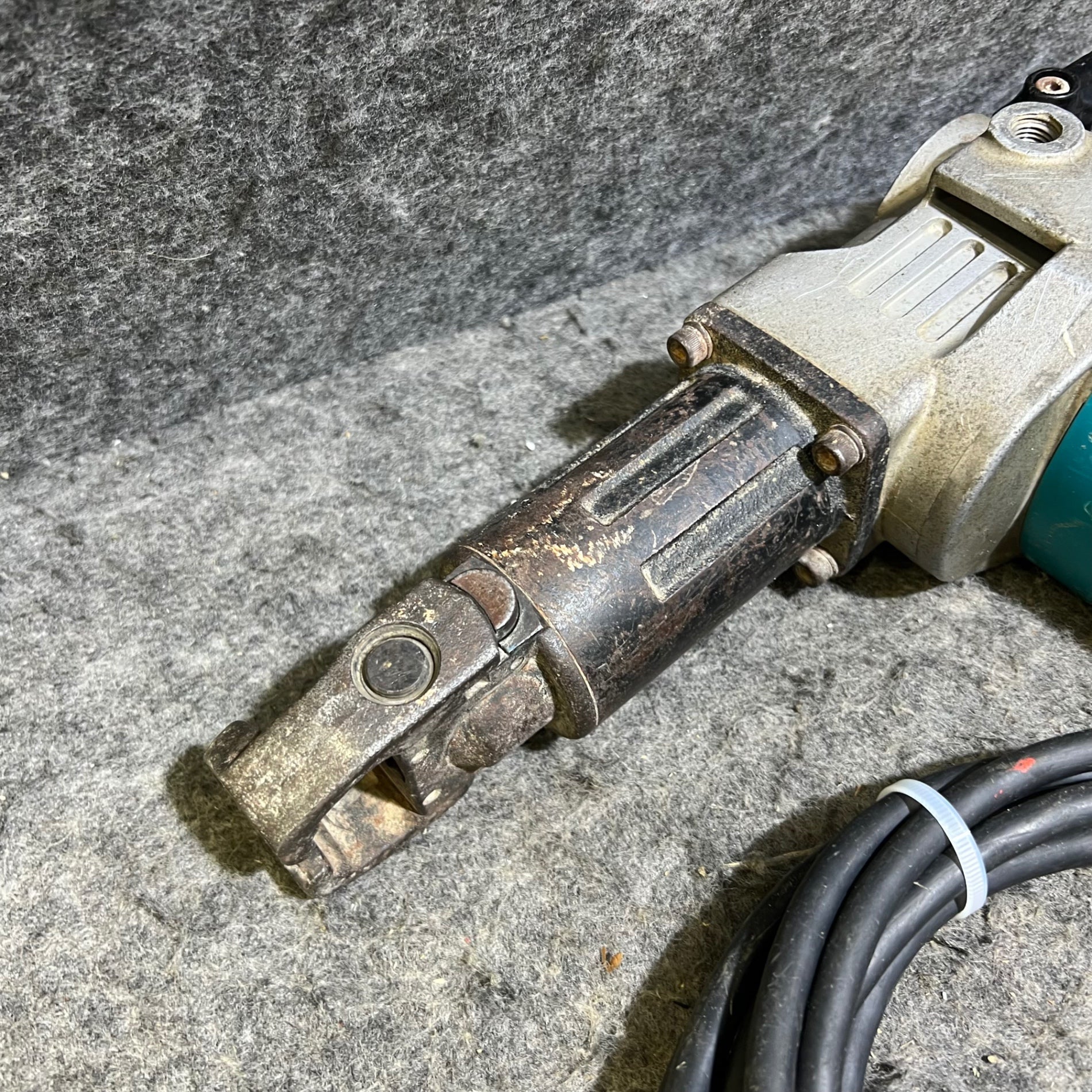 マキタ HR3520 ハンマドリル【リライズ野田愛宕店】【店頭取引限定】【中古】管理番号：ITLJB3HLMXLC HR3520 ハンマドリル 1台 マキタ 【通販モノタロウ】