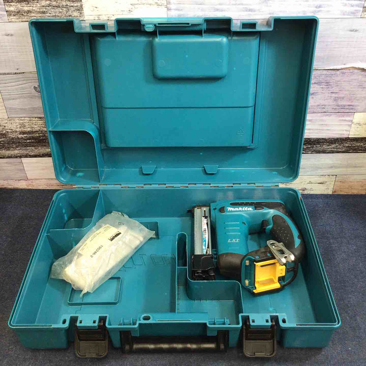 ◇マキタ(makita) コードレスタッカ ST120DZK 14.4V【八潮店】