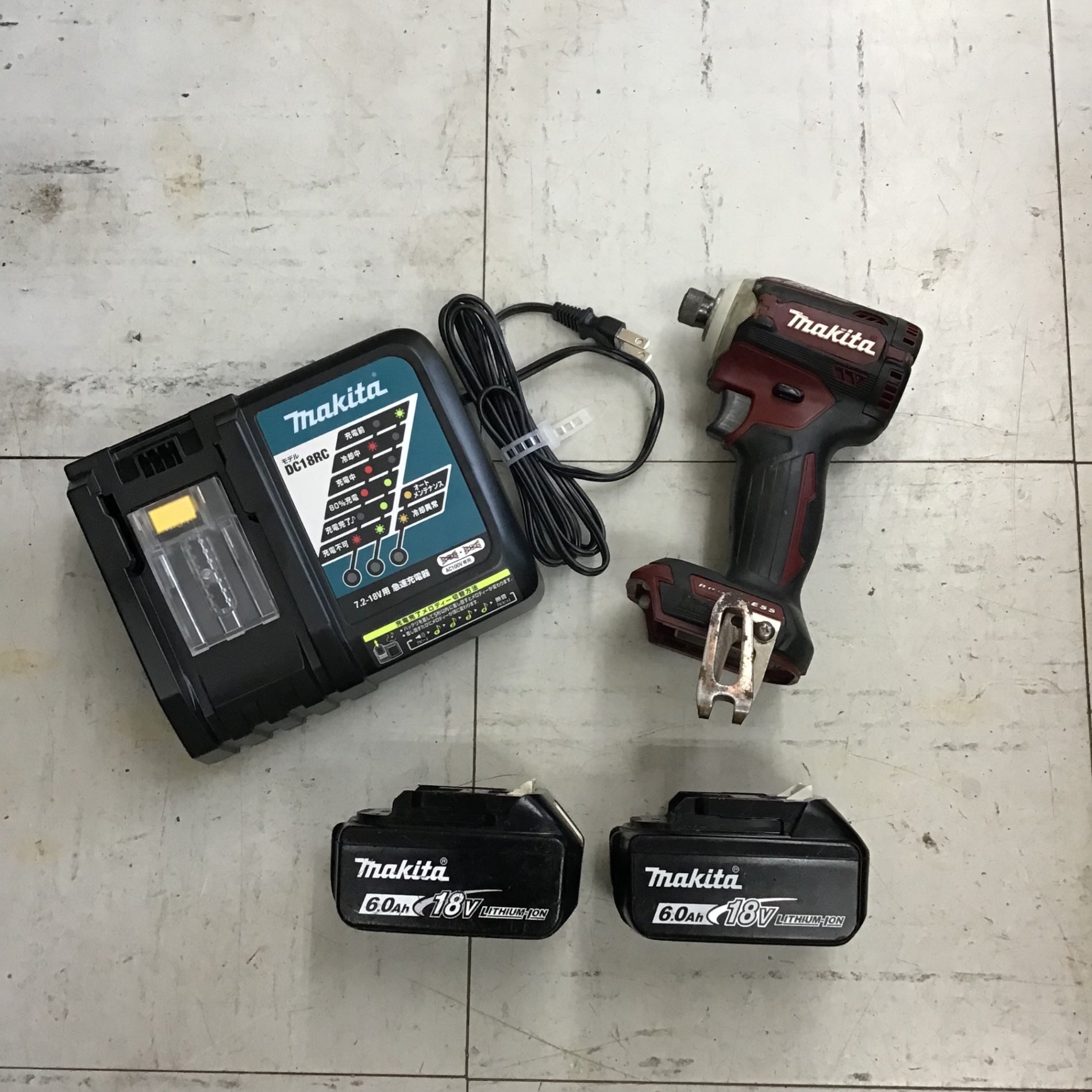 Makita 18V インパクトドライバー TD171DGX ケース付 Makita 18V インパクトドライバー TD171DGX ケース付