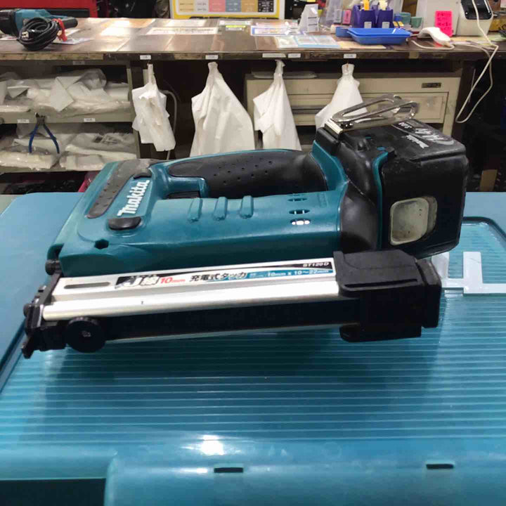 ◇マキタ(makita) コードレスタッカ  ST120DRF【川口店】