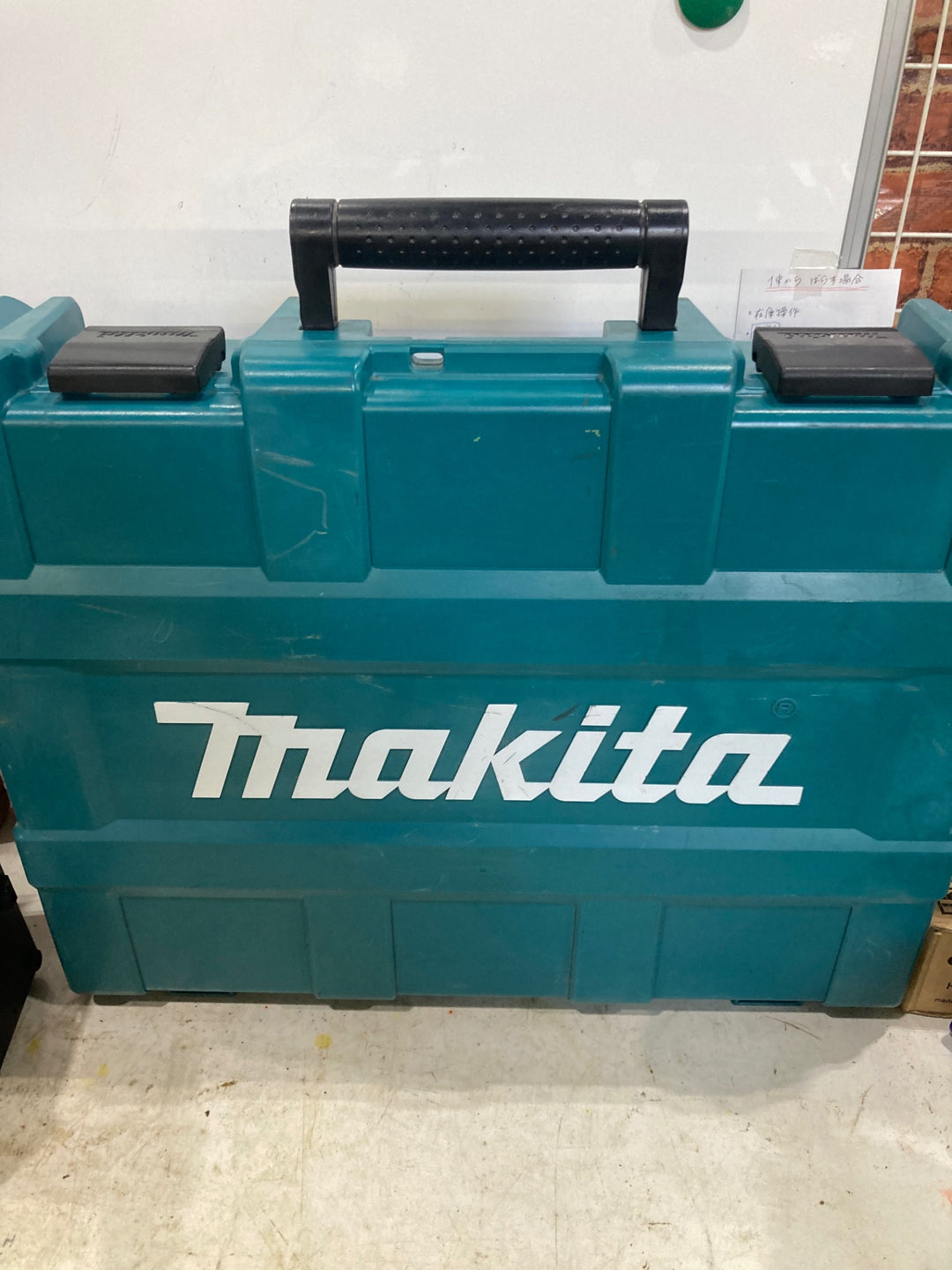 〇マキタ(makita) コードレスハンマドリル HR263DZK　穴開け能力：コンクリート26mm 木工32mm 鉄工13mm【川口店】