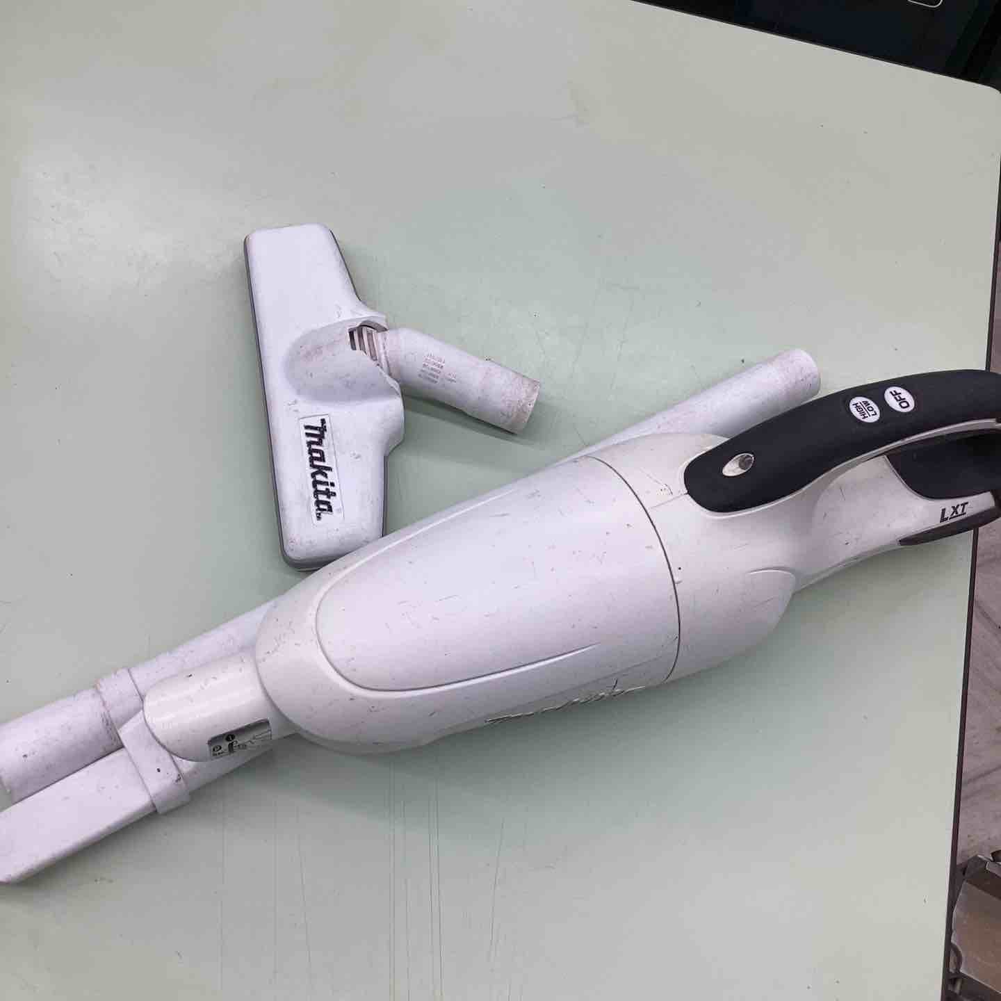 Makita マキタ コードレスクリーナー CL141FDZW マキタ 【正規店】 makita 14.4V コードレス掃除機 充電式