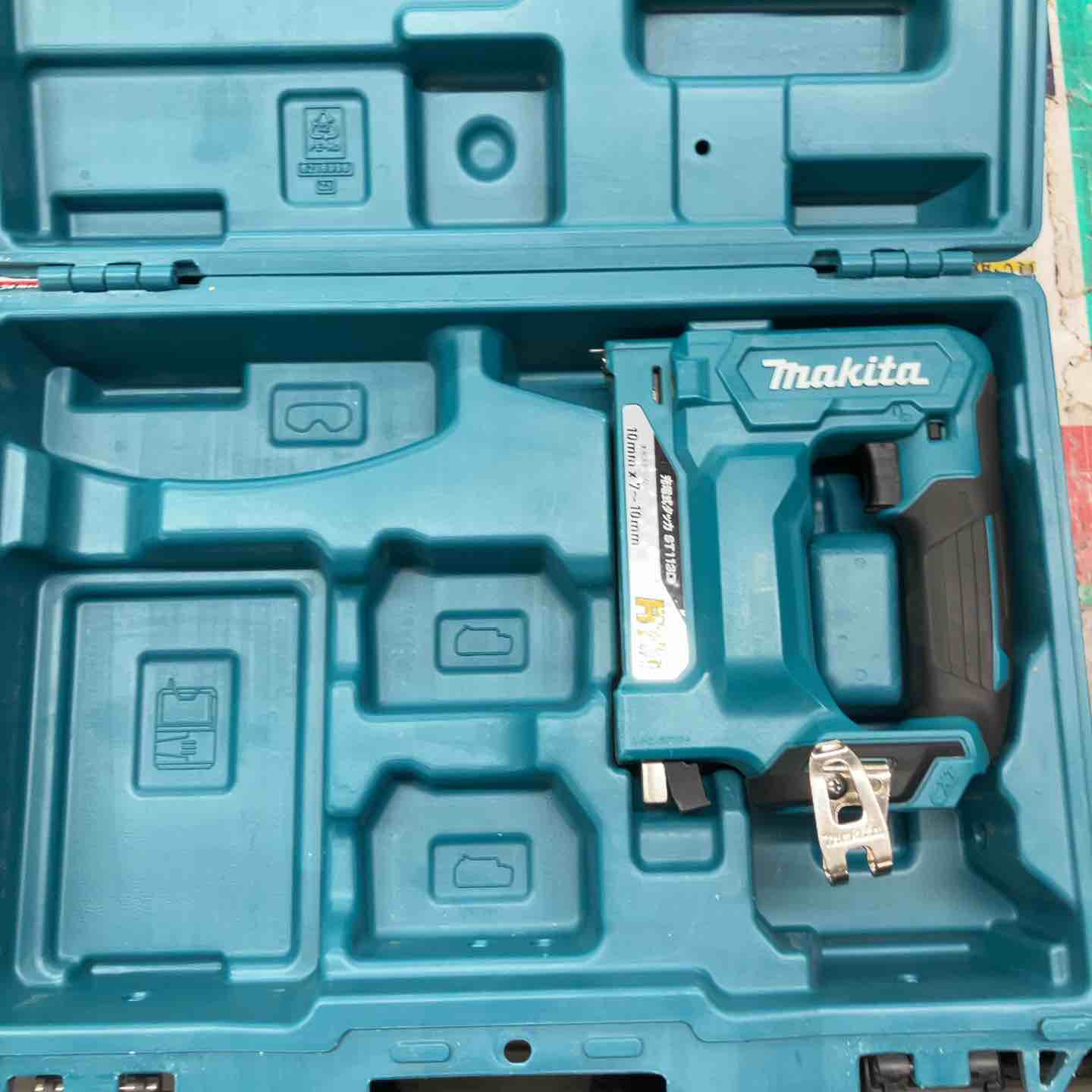 【中古】マキタ Makita AT1150 エアタッカ【ハンズクラフト佐賀】 Amazon | マキタ(Makita) AT1150B フローリング用エアタッカ | エアタッカ