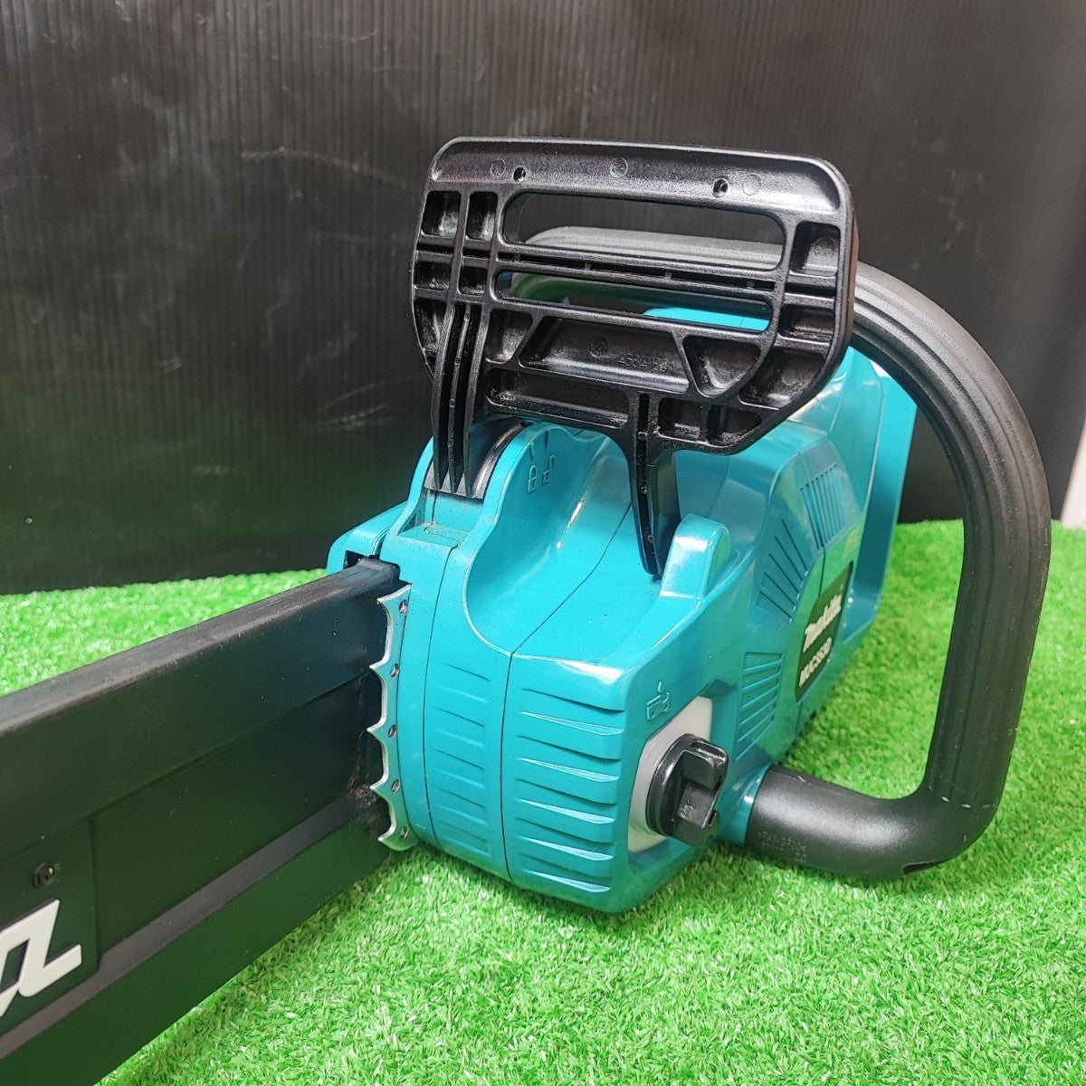店頭受取り限定】☆マキタ(makita) コードレスチェーンソー MUC353DZ