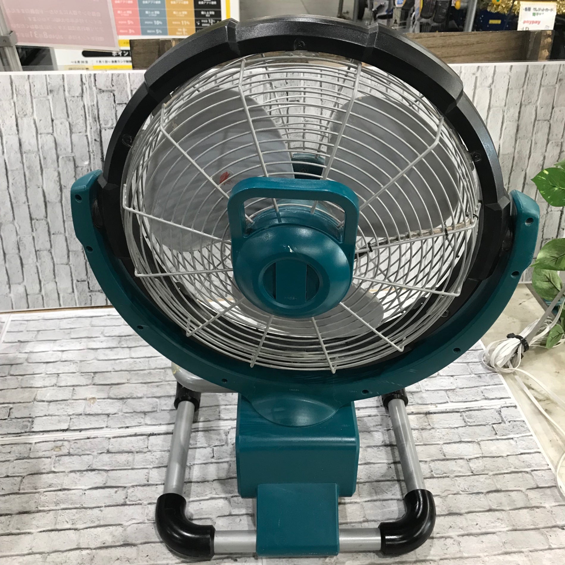 【中古】【動作OK】【店頭引取限定】充電式産業扇　ＭＡＫＩＴＡ　マキタ　ＣＦ３００Ｄ　本体のみ ☆マキタ(makita) コードレス産業扇 CF300DZ【川口店】 – アクトツール