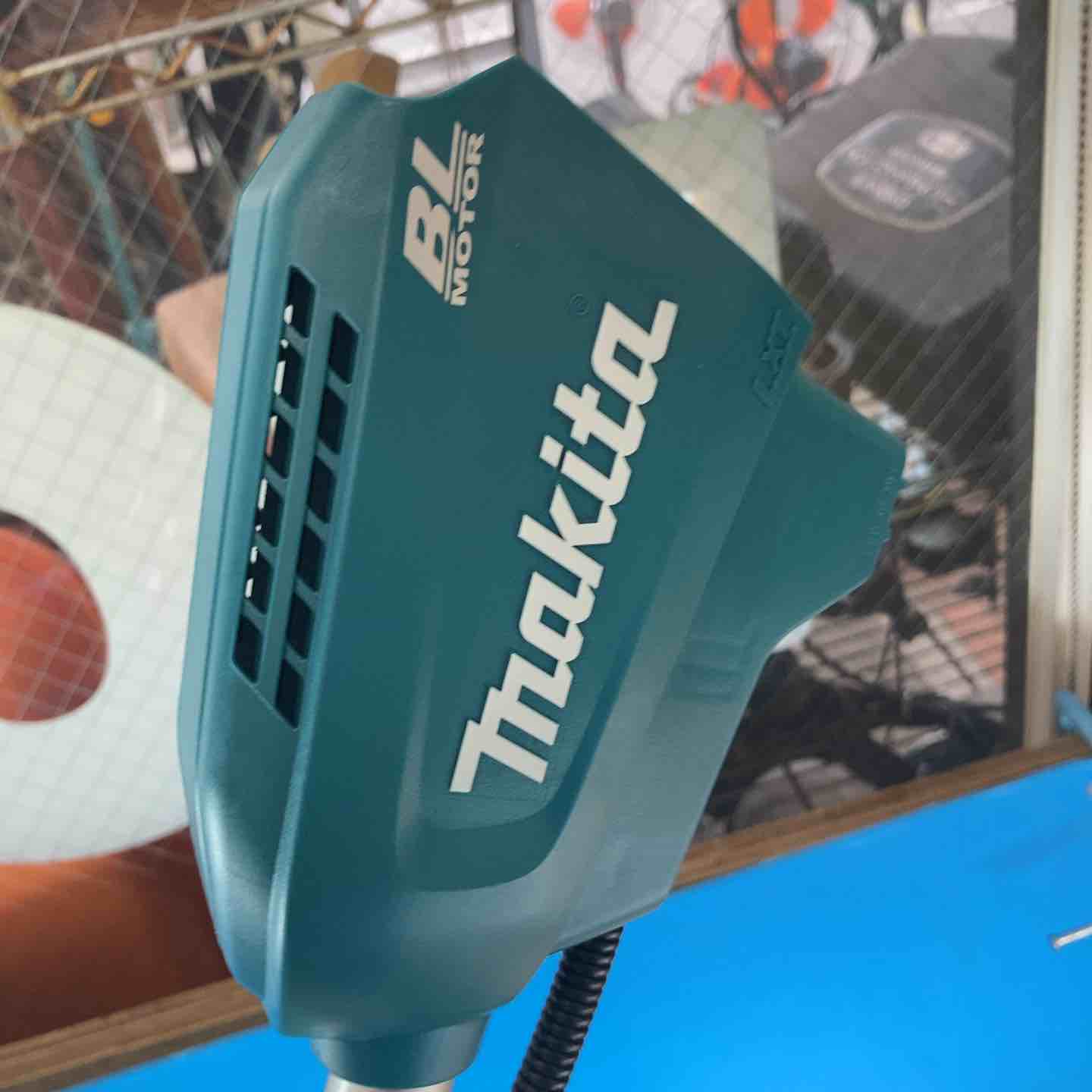 【中古美品】◇マキタ 充電式草刈機 MUR191UDZ 本体のみ【岩槻店】 中古美品】◇マキタ 充電式草刈機 MUR191UDZ 本体のみ【岩槻店