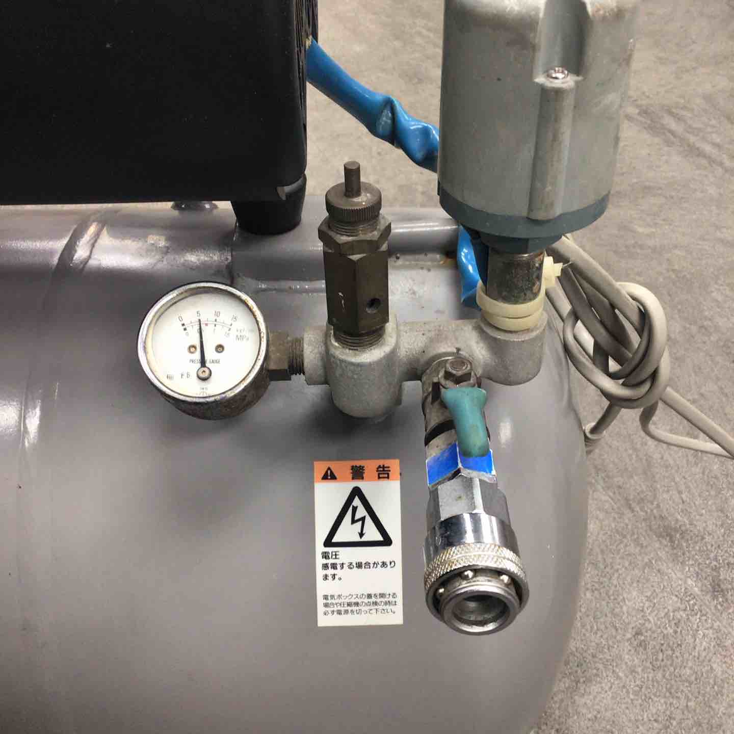 エアーコンプレッサー（OFP-04B）岩田 店頭受取り限定岩田⁄IWATA エアーコンプレッサー OFP-04B川崎店