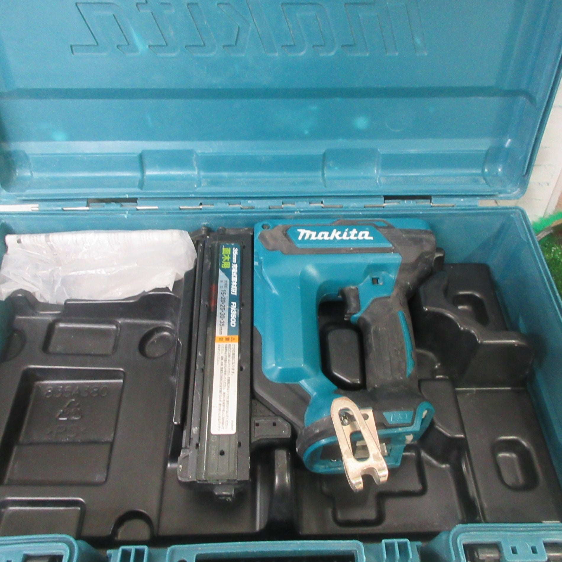 ☆マキタ(makita) コードレスフィニッシュネイラ FN350DZK【町田店
