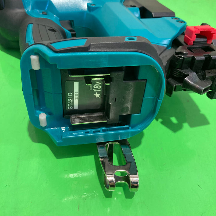 ★マキタ(makita) コードレスタッカー ST421DZK【町田店】