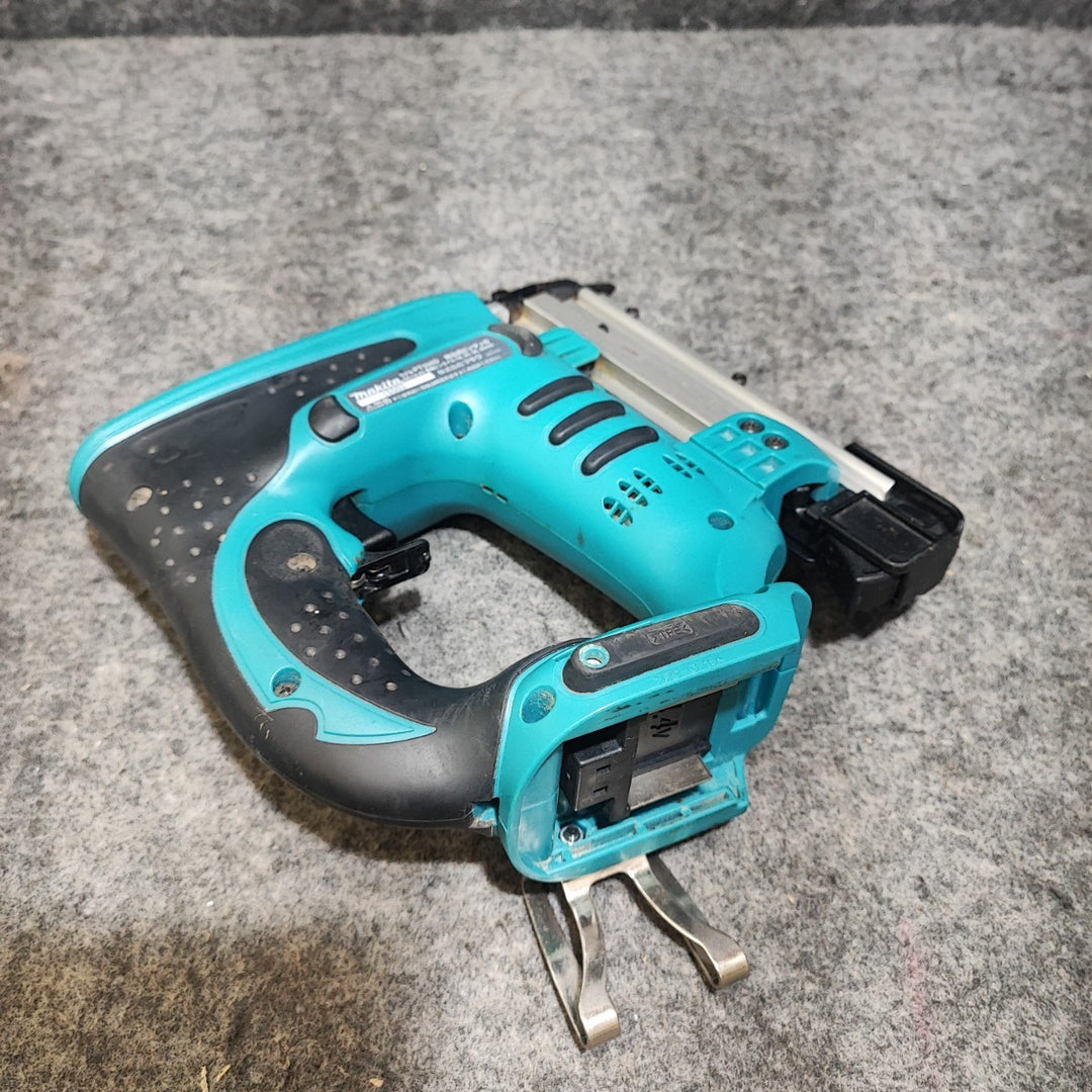 〇マキタ(makita) コードレスピンネイラ PT350DZK【桶川店】