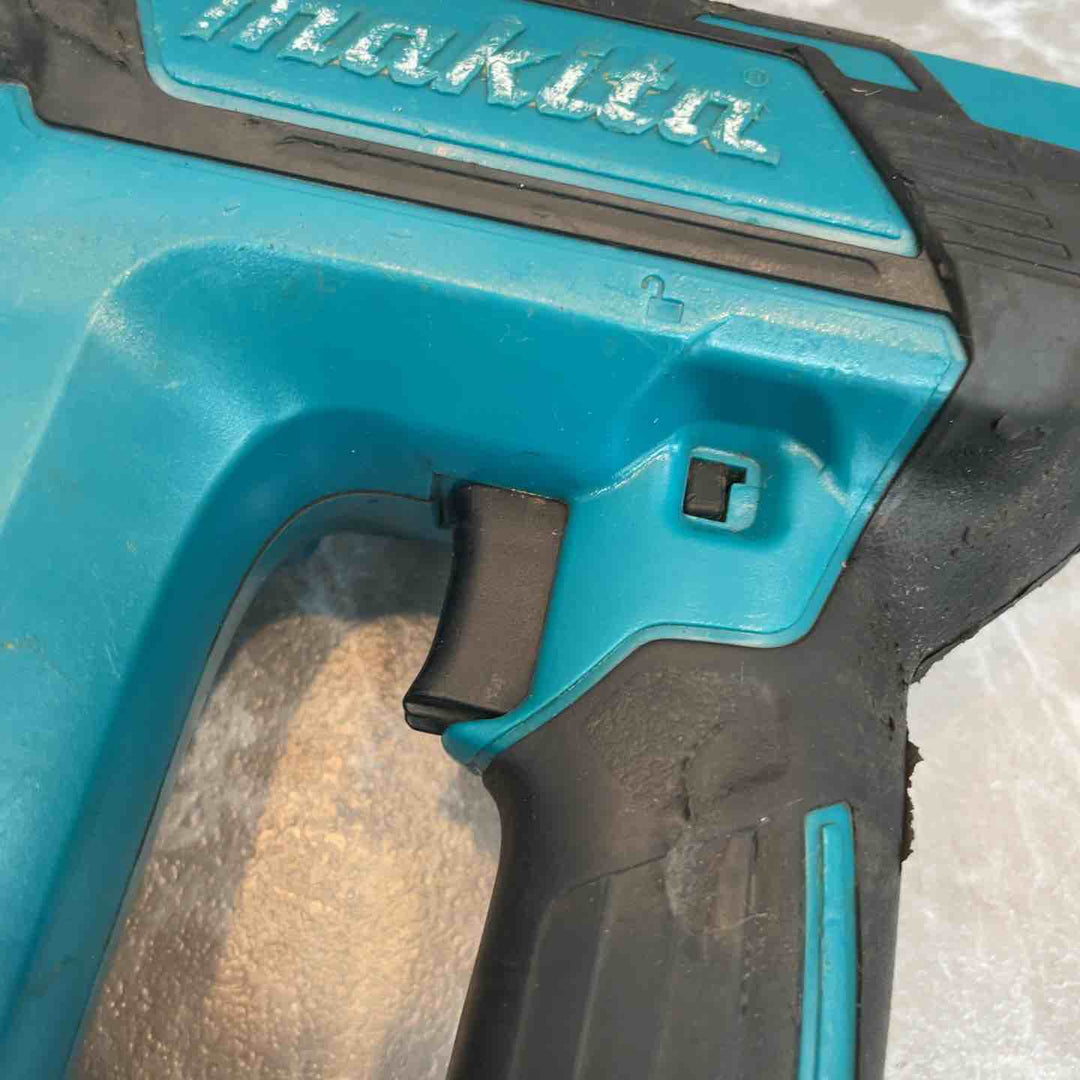 ◇マキタ 充電式35mm面木釘打ち機 FN350DZ【越谷店】