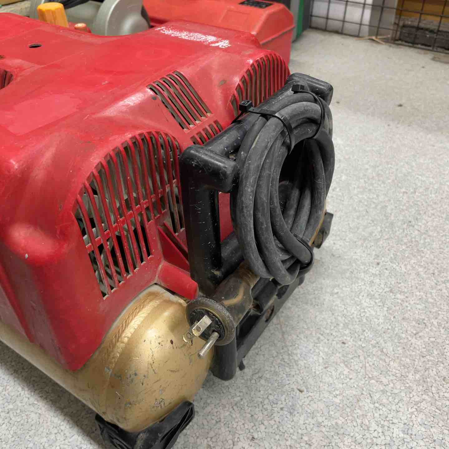 ☆マックス(MAX) エアコンプレッサー AK-HL1050E【八潮店】 – アクト